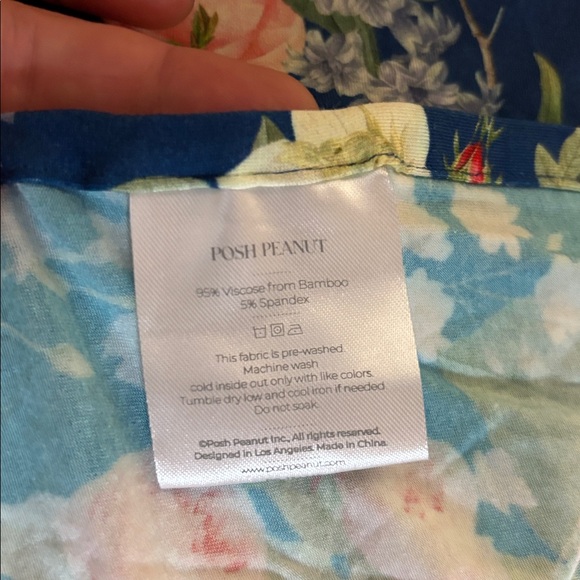 Posh Peanut Blue Floral swaddle - Picture 4 of 4